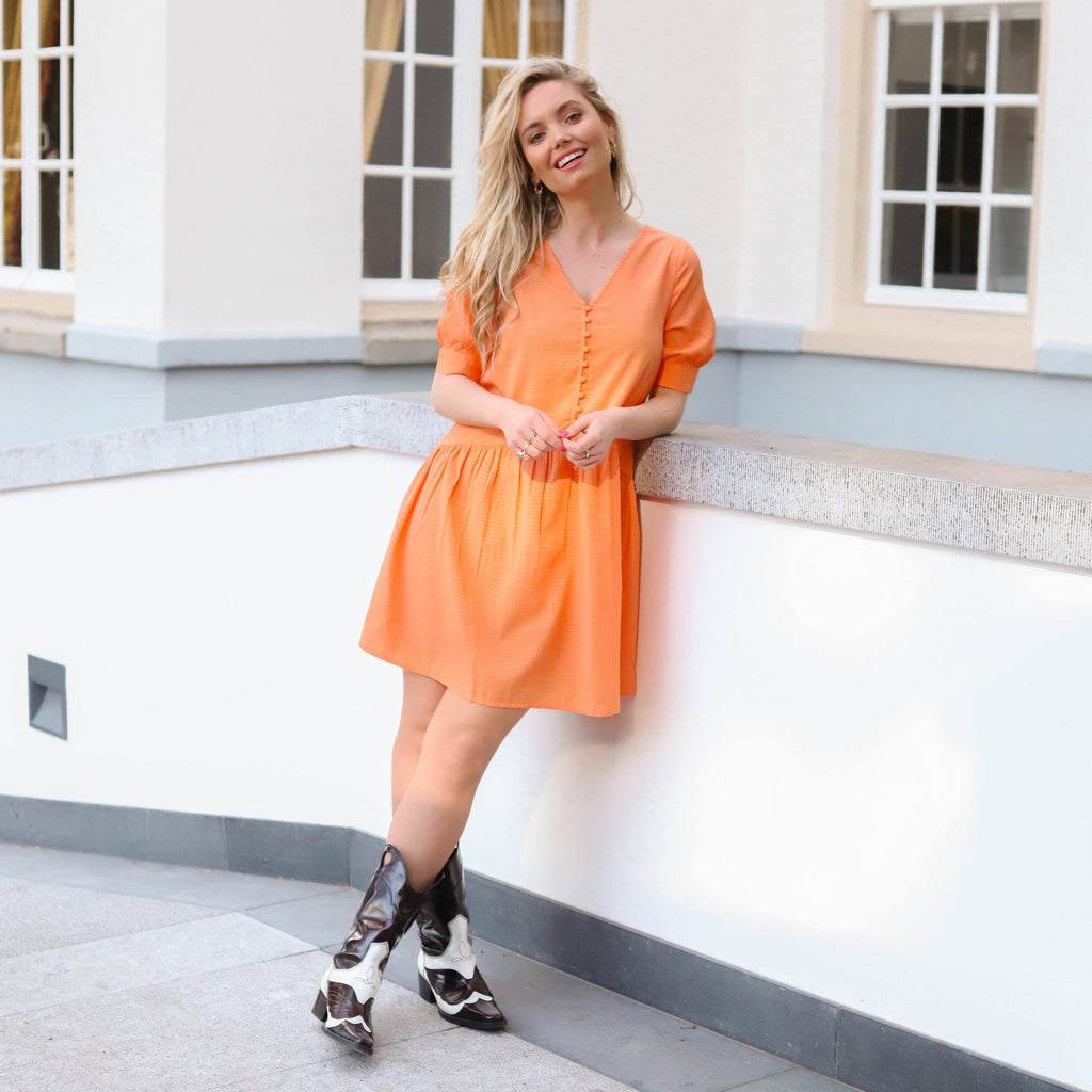Geneva jurk oranje Jurk Hipvoordeheb.nl 